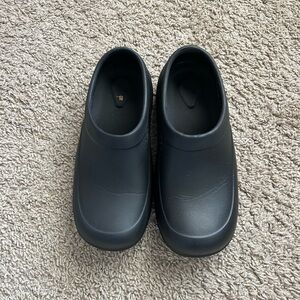 Unisex Women Black Slip-On Shoes